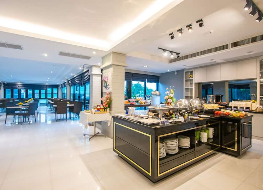 Buffet Photo
