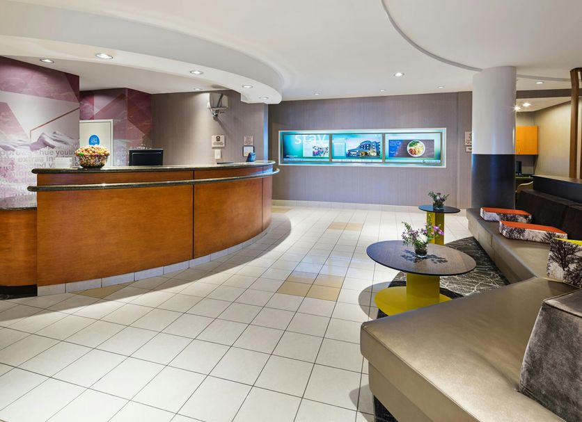 Front desk Photo