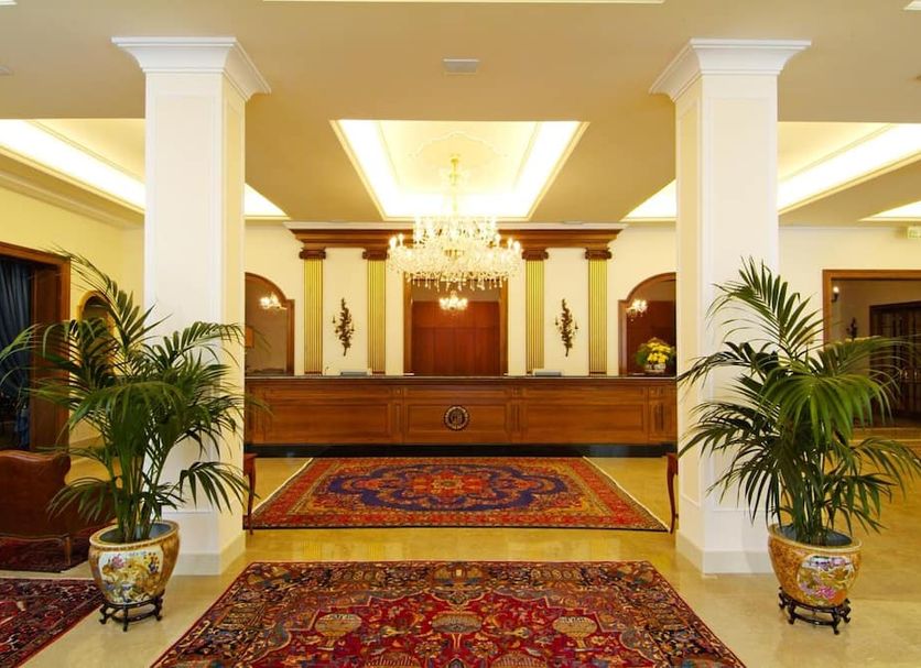 Front desk Photo