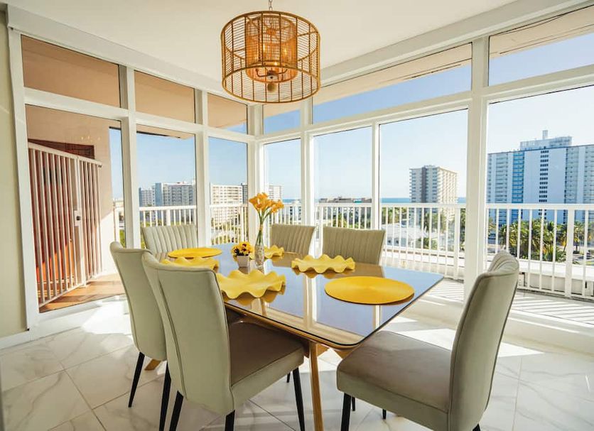 Dining room Photo