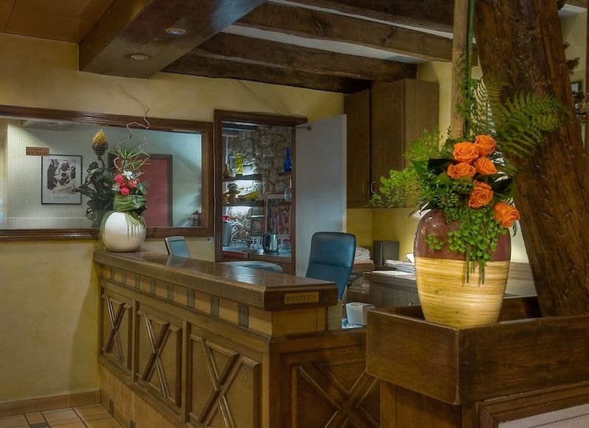 Front desk Photo